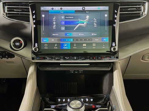 New 2026 Jeep Grand Wagoneer L Limited AWD/4WD image 16