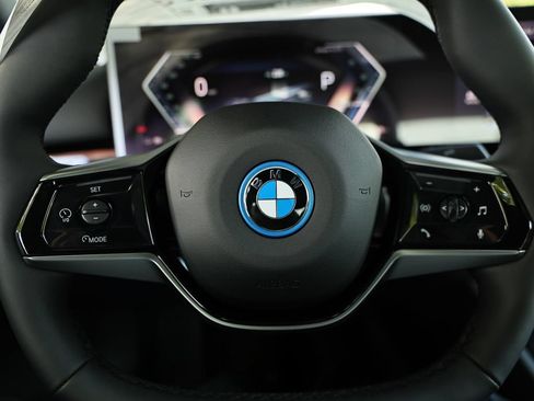 New 2027 BMW i5 xDrive40 w/ Premium Package AWD/4WD image 34