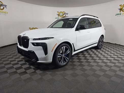 New 2026 BMW X7 M60i image 3