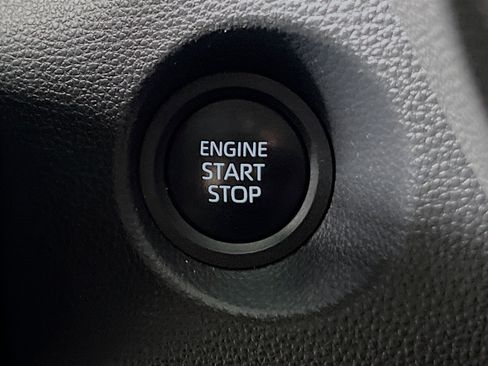 Used 2024 Toyota Corolla Cross LE image 23