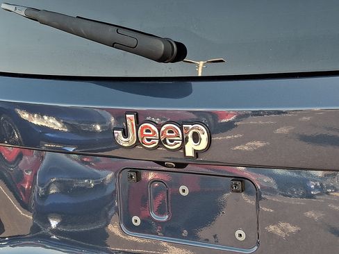 Used 2023 Jeep Renegade Latitude AWD/4WD image 29