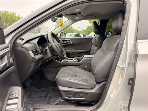 Used 2025 Mitsubishi Outlander SE FWD image 22