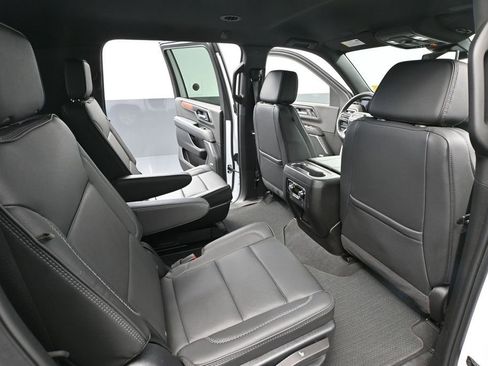 Used 2025 GMC Yukon XL Denali AWD/4WD image 53