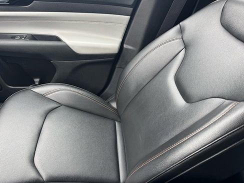 Used 2024 Jeep Compass Limited image 20