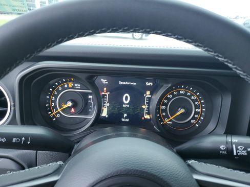 New 2025 Jeep Gladiator Sport image 24