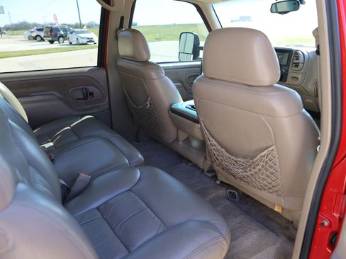 Used 1998 Chevrolet Suburban Z71 w/ Preferred Equipment Group 3 image 37