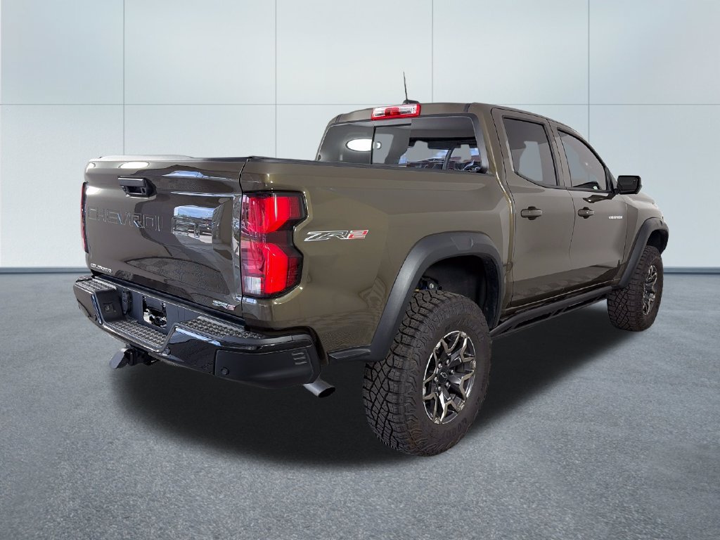 Used 2025 Chevrolet Colorado ZR2 w/ Technology Package AWD/4WD image 7