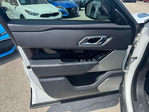 Used 2020 Land Rover Range Rover Velar R-Dynamic S AWD/4WD image 11