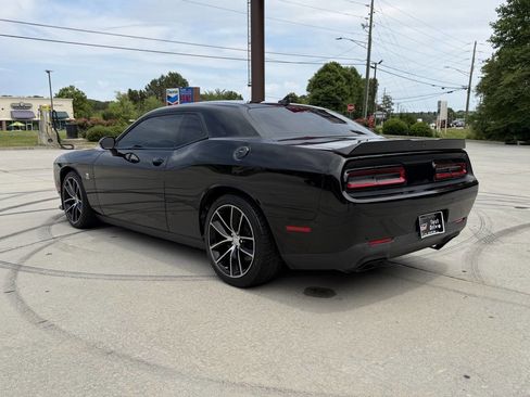 Used 2016 Dodge Challenger R/T Scat Pack w/ Driver Convenience Group RWD image 16