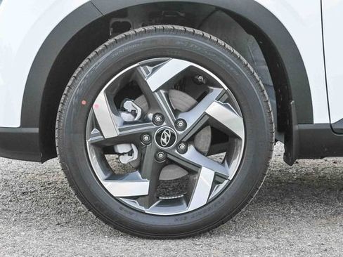 Used 2026 Hyundai Venue SEL FWD image 13
