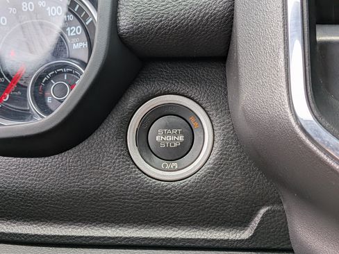 Used 2024 RAM 1500 Laramie AWD/4WD image 29