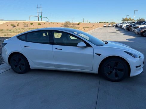 Used 2021 Tesla Model 3 Standard Range Plus image 3