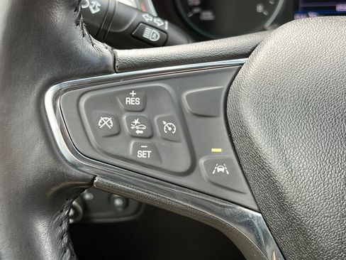 Used 2020 Chevrolet Equinox LT w/ Driver Convenience Package image 18