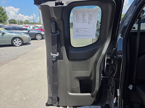 Used 2013 Nissan Frontier Desert Runner RWD image 23