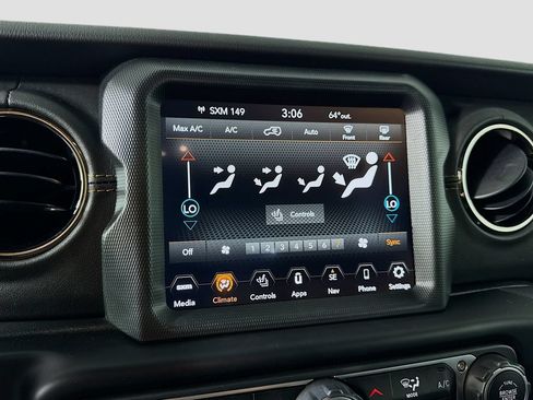 Used 2023 Jeep Wrangler Unlimited Sahara AWD/4WD image 22