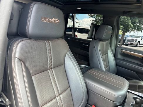 Used 2025 Chevrolet Tahoe High Country AWD/4WD image 36