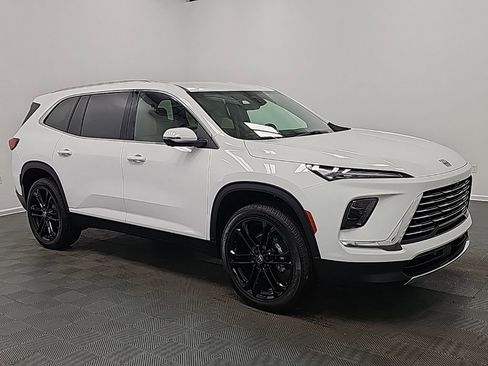 New 2026 Buick Enclave Preferred w/ Power Package image 2