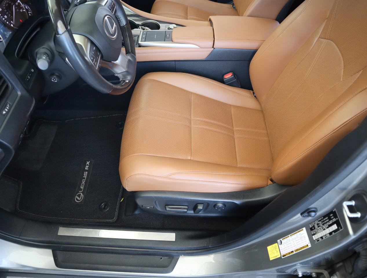 Used 2021 Lexus RX 350L Luxury w/ Accessory Package AWD/4WD image 37