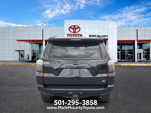 Used 2022 Toyota 4Runner SR5 Premium w/ Moonroof Package RWD image 4