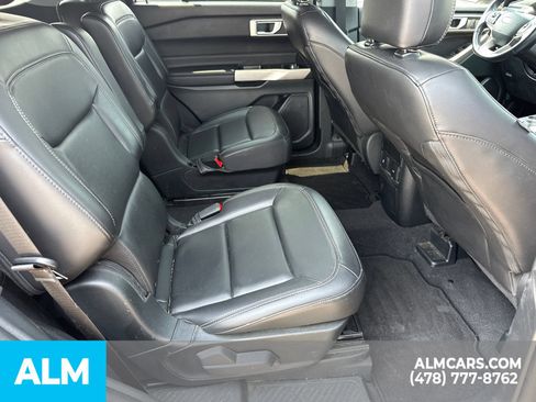 Used 2023 Ford Explorer XLT w/ Equipment Group 202A RWD image 17