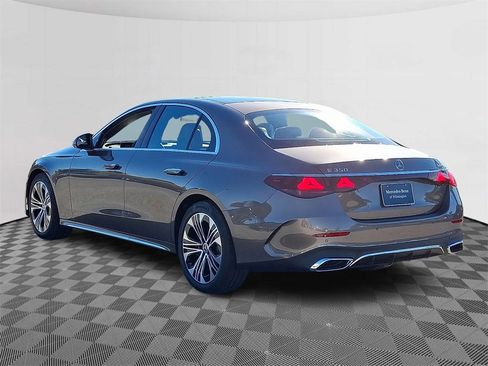 New 2026 Mercedes-Benz E 350 4MATIC Sedan image 4