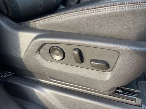 Used 2025 Chevrolet Silverado 1500 High Country image 59