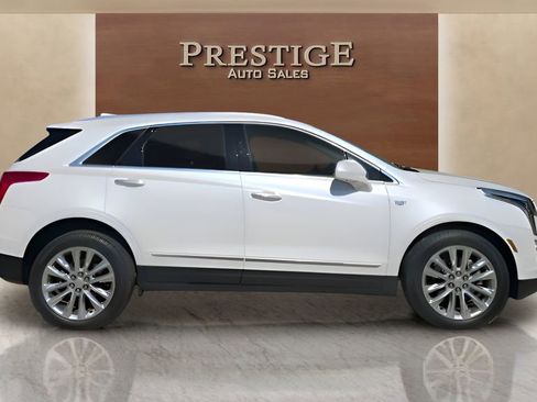 Used 2017 Cadillac XT5 Platinum w/ Driver Assist Package AWD/4WD image 25