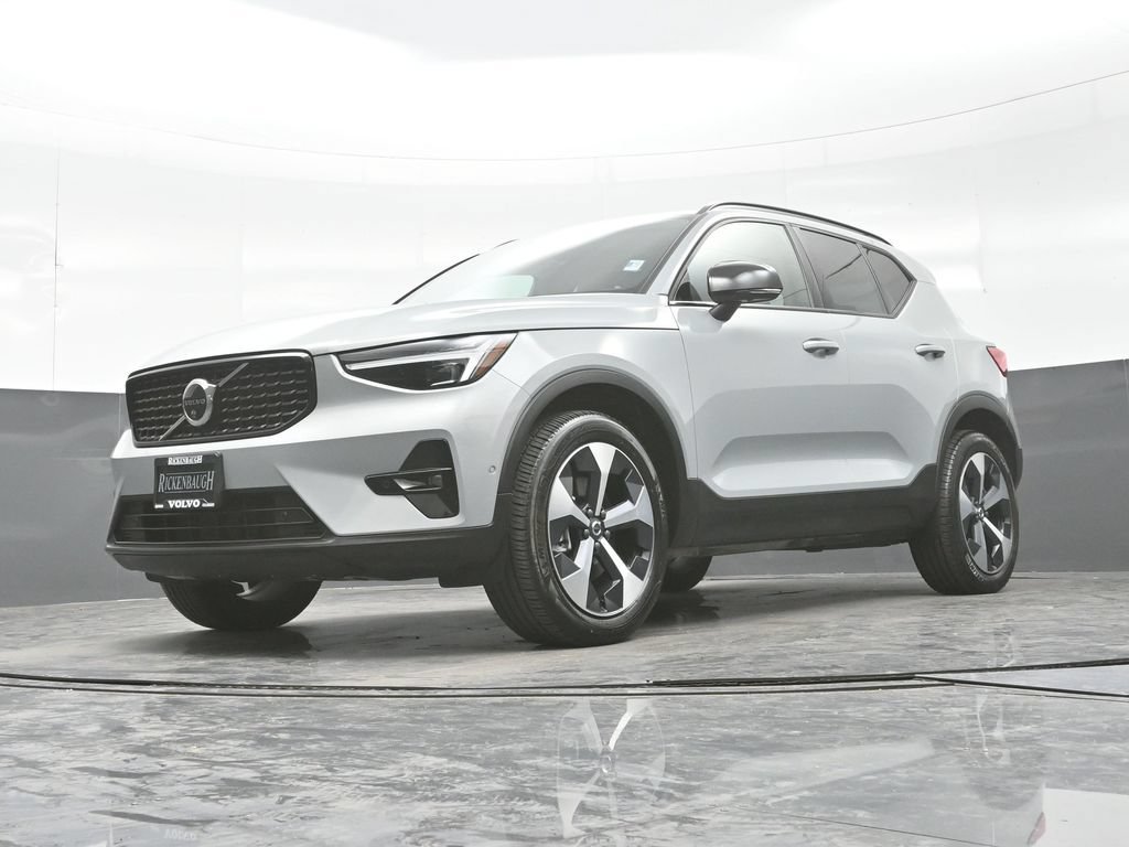 Used 2026 Volvo XC40 B5 Plus AWD/4WD image 26