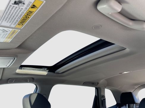 Used 2025 Honda CR-V EX-L image 13