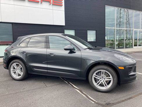 Used 2026 Porsche Macan AWD/4WD image 31