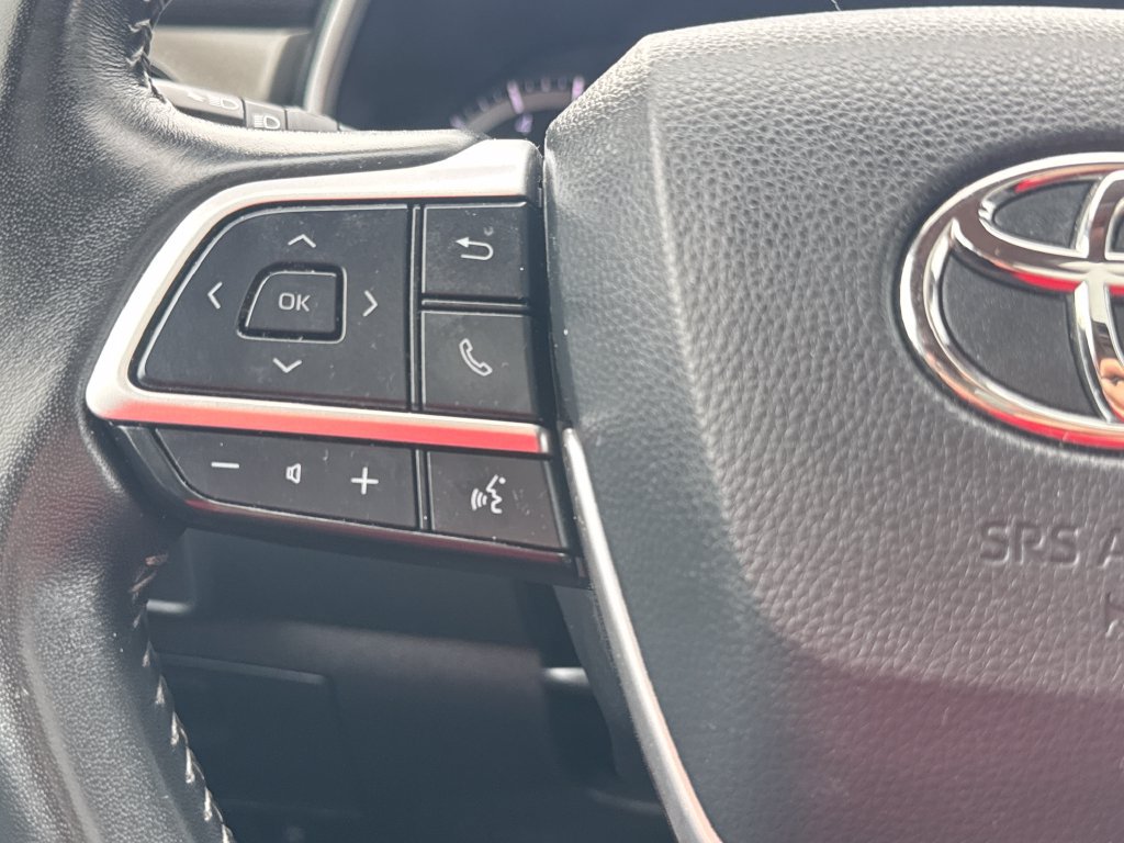 Used 2024 Toyota Highlander XLE AWD/4WD image 20