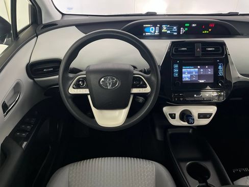Used 2017 Toyota Prius Two w/ Prius Two Safety Plus Package FWD image 32
