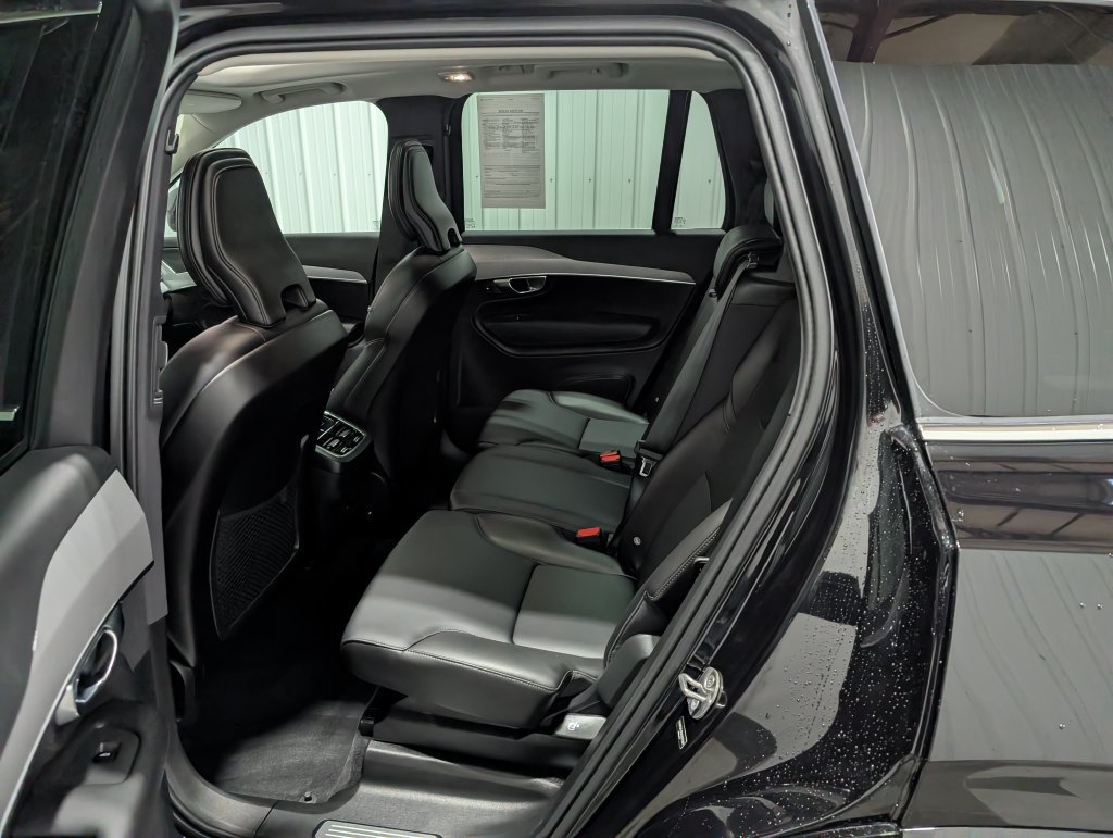Used 2025 Volvo XC90 B5 Core AWD/4WD image 10