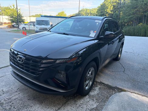 Used 2022 Hyundai Tucson SEL FWD image 2