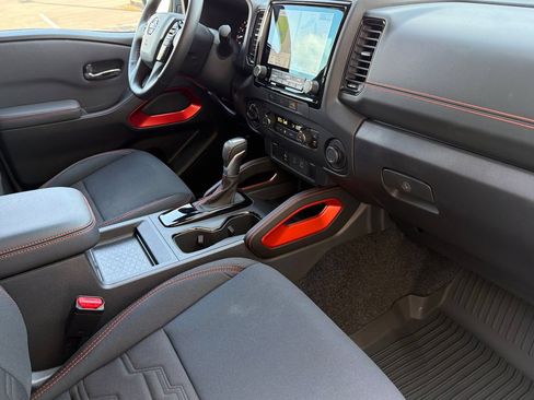 Used 2024 Nissan Frontier PRO-4X w/ Technology Package AWD/4WD image 15