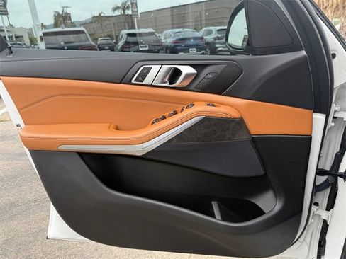 Used 2022 BMW X5 sDrive40i w/ M Sport Package image 11