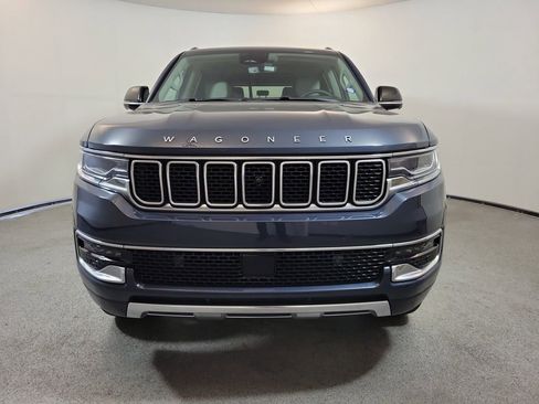 Used 2024 Jeep Wagoneer Series III w/ Premium Group I AWD/4WD image 2