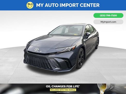 Used 2026 Toyota Camry XSE FWD image 3