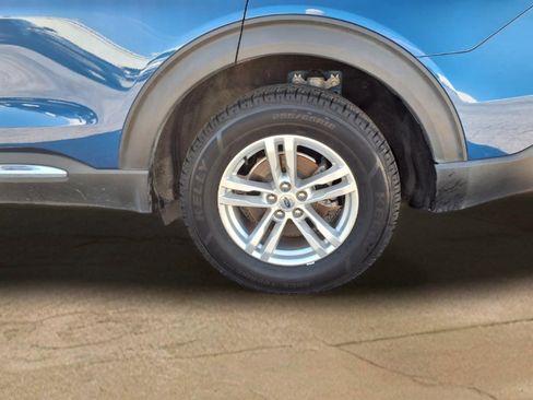 Used 2021 Ford Explorer XLT w/ Equipment Group 202A AWD/4WD image 26