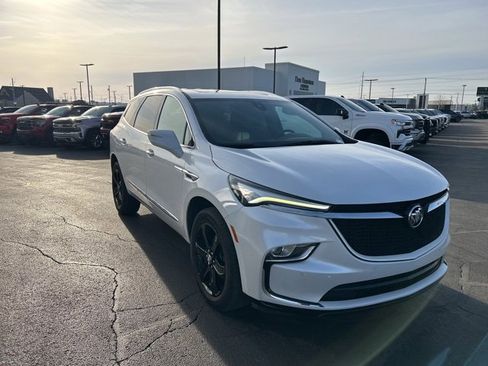 Used 2023 Buick Enclave Essence w/ Experience Buick Package image 4