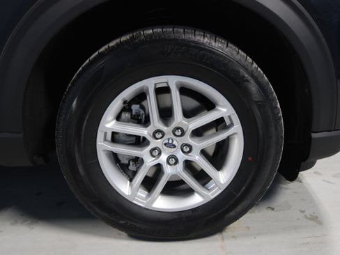 New 2026 Ford Explorer Active image 27