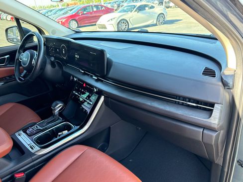 Used 2024 Kia Carnival SX FWD image 20