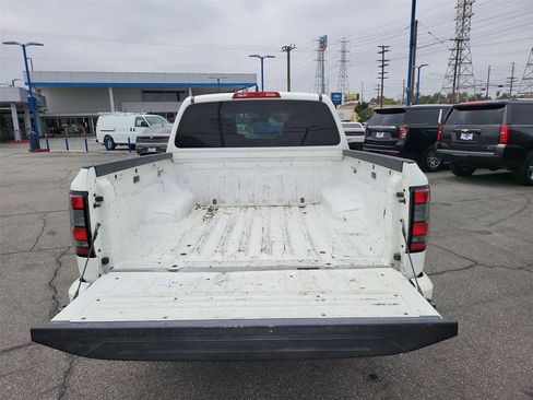 Used 2022 Nissan Frontier SV RWD image 17