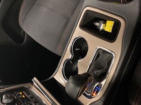 Used 2016 Jeep Grand Cherokee Laredo 75th Anniversary image 13