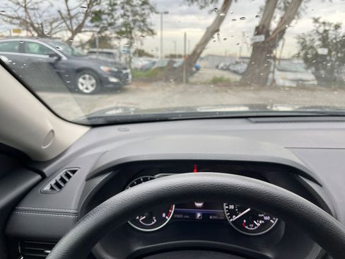 Used 2025 Nissan Sentra SV image 34