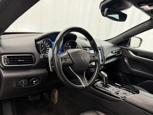 Used 2020 Maserati Levante S AWD/4WD image 6