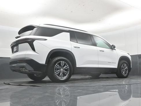 Used 2026 Chevrolet Traverse LT FWD image 50