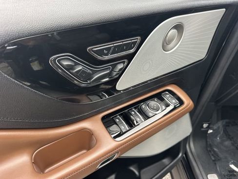 Certified 2023 Lincoln Aviator Reserve w/ Equipment Group 201A image 16