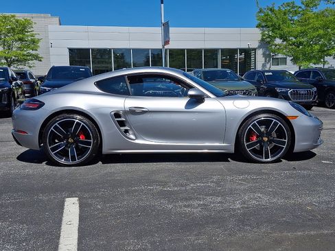 Used 2019 Porsche 718 Cayman S RWD image 7