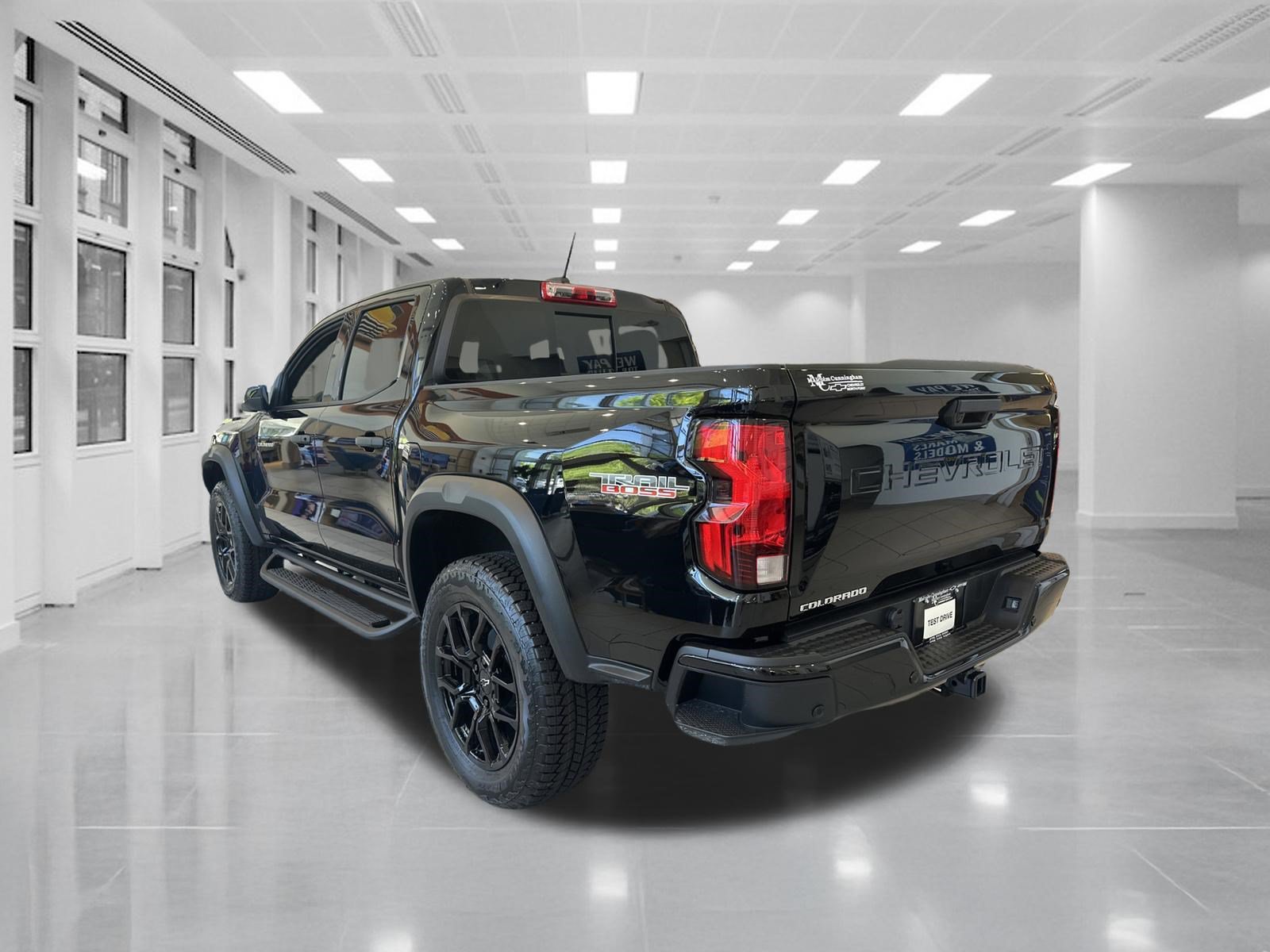 New 2026 Chevrolet Colorado Trail Boss w/ Off-Road Front Bumper Package AWD/4WD image 7